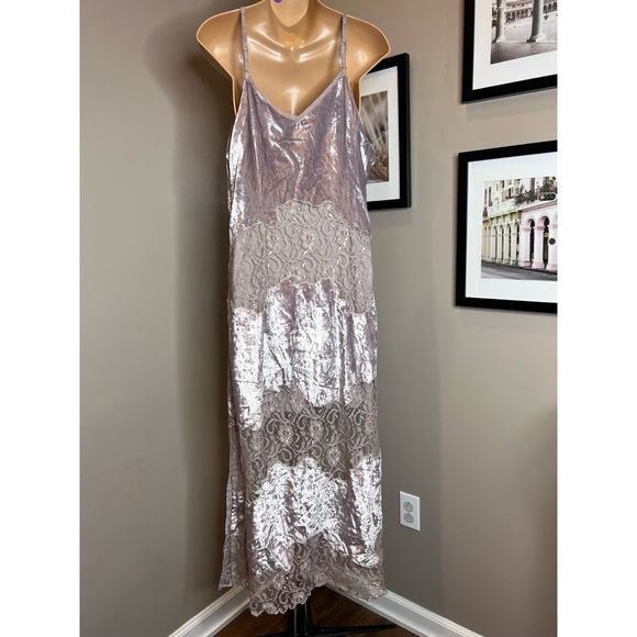❌NOT FOR SALE❌ Anthropologie Let Me Be Velvet Lace Slip Maxi Dress - Picture 10 of 10